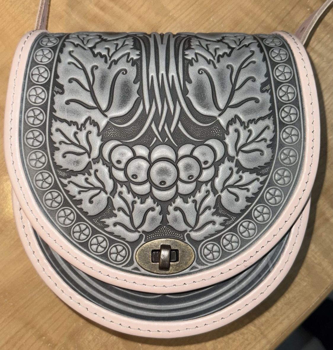 Brand New Womens GENUINE LEATHER Crossbody Purse