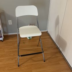 2 Bar Stools 