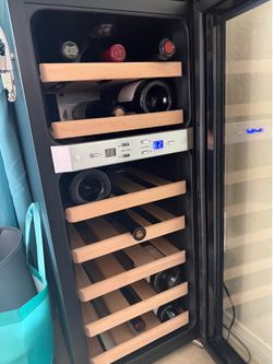 21-bottle wine refrigerator