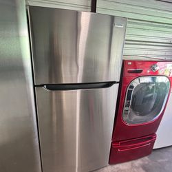 Frigidaire Refrigerator 2025