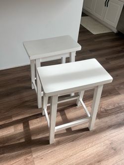 White countertop/ bar stools