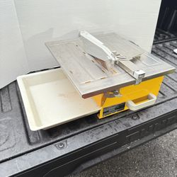 Lightly Used Workforce 7” Wet Tile Cutter  Saw Model THD550