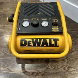 Dewalt D55140 1 Gallon Compressor