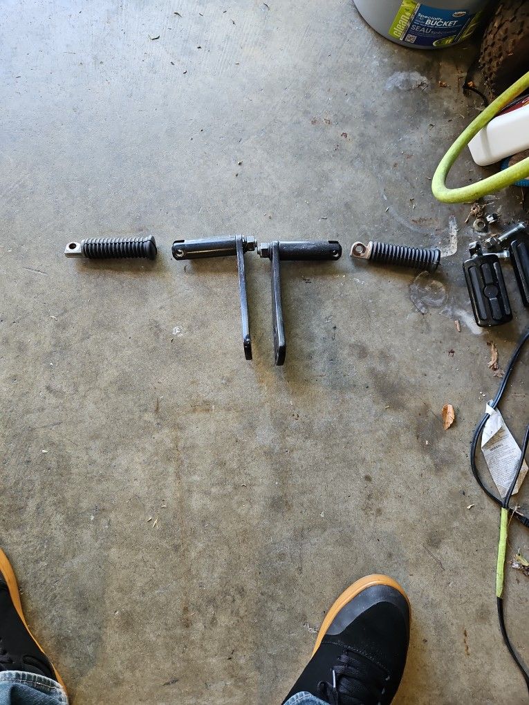 Harley Davidson High Way Pegs For Dyna