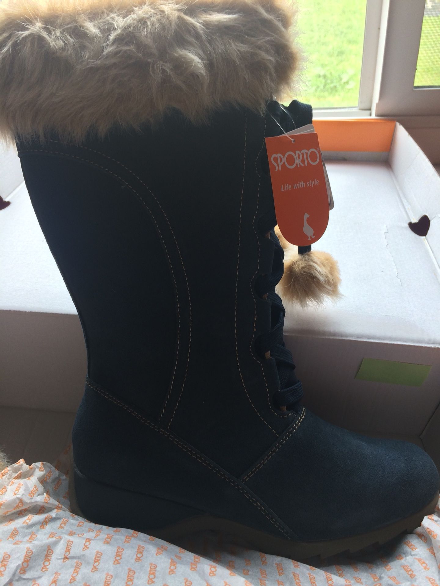 Brand new Sporto thermal boots size 7