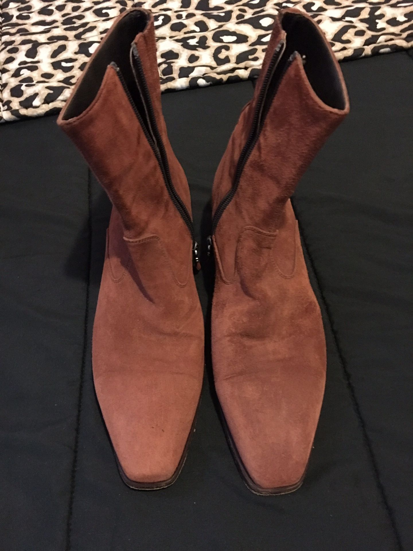 Swede boots size 8.5 D