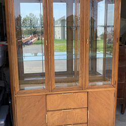 Hard to Find Vintage Stanley Hutch/China Cabinet