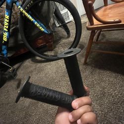 Se mazok tire 29 inch and se bikes’ grips