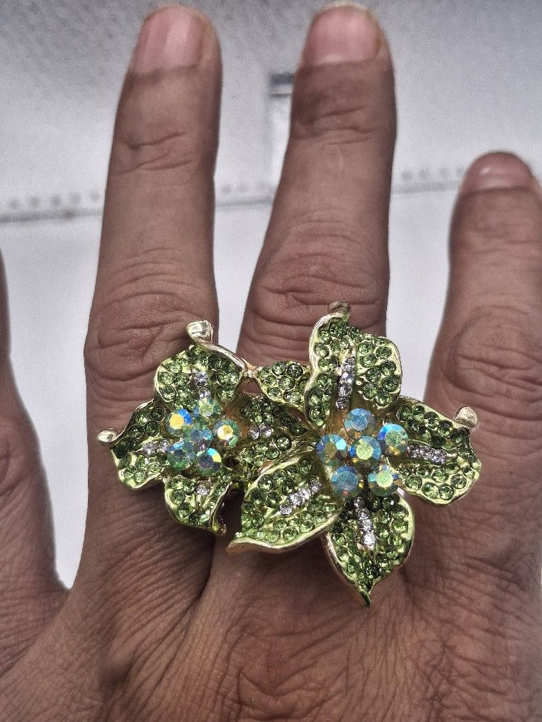 Green Rhinestone Stretchable Flower Ring