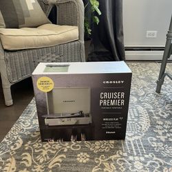 NEW Crosley Cruiser Premier Turntable Record Player Portable 