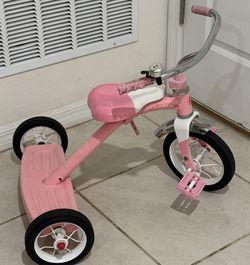 Radio Flyer Classic Pink 10" Tricycle, Toddler Trike, Tricycle for Toddlers Age 2-5, Toddler Bike,