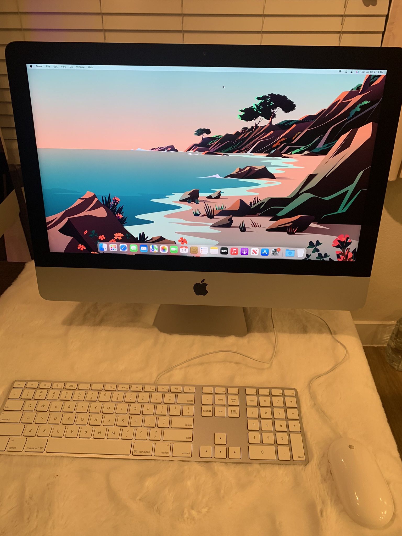 2015 Apple iMac 21.5-inch 4K Retina Display 3.1 GHz Quad Core i5 16gb Ram 1tb Hdd macOS Monterey 