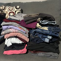 Medium Maternity Clothes Bunch 