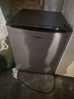Mini refrigerator