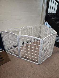 White 8-Panel Plastic Pet Playpen Enclosure with Gate