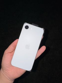 iPhone 16e