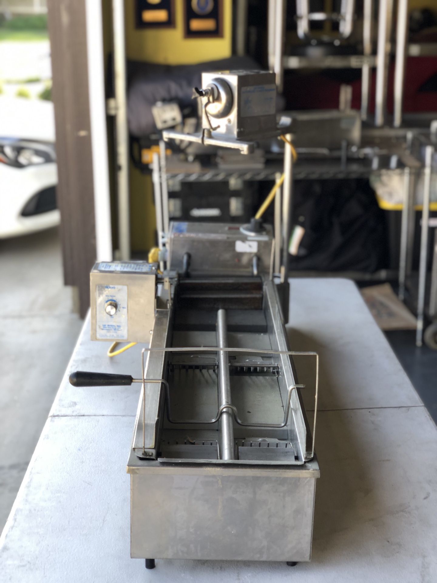 Electric dual lane 2400 lil orbit mini donut machine maker for Sale in