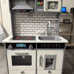 Play Kitchen