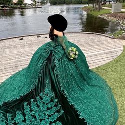 dark green xv dress / oscuro verde vestido de quinceañera