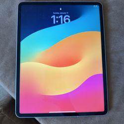 iPad Pro 6th Gen 128GB (Perfect condition)