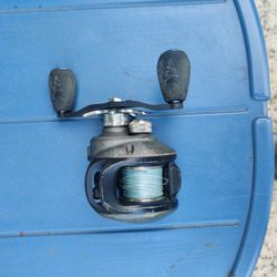 Used Baitcasting Fishing Reel