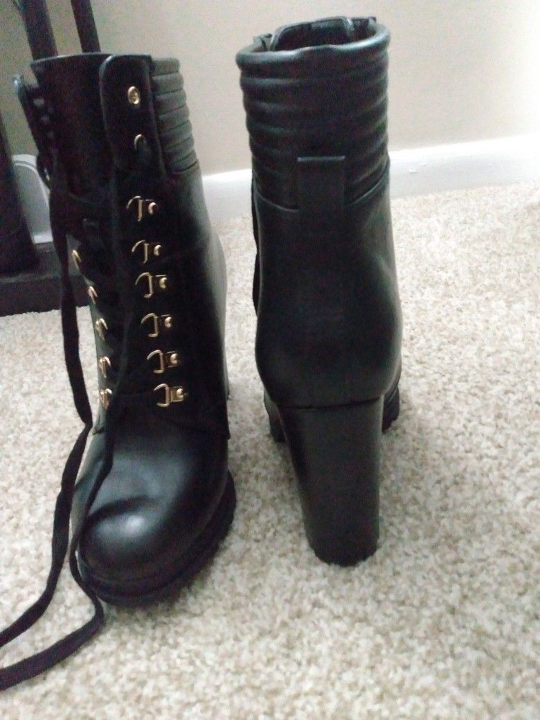 LV Beaubourg Ankle Boots for Sale in Atlanta, GA - OfferUp