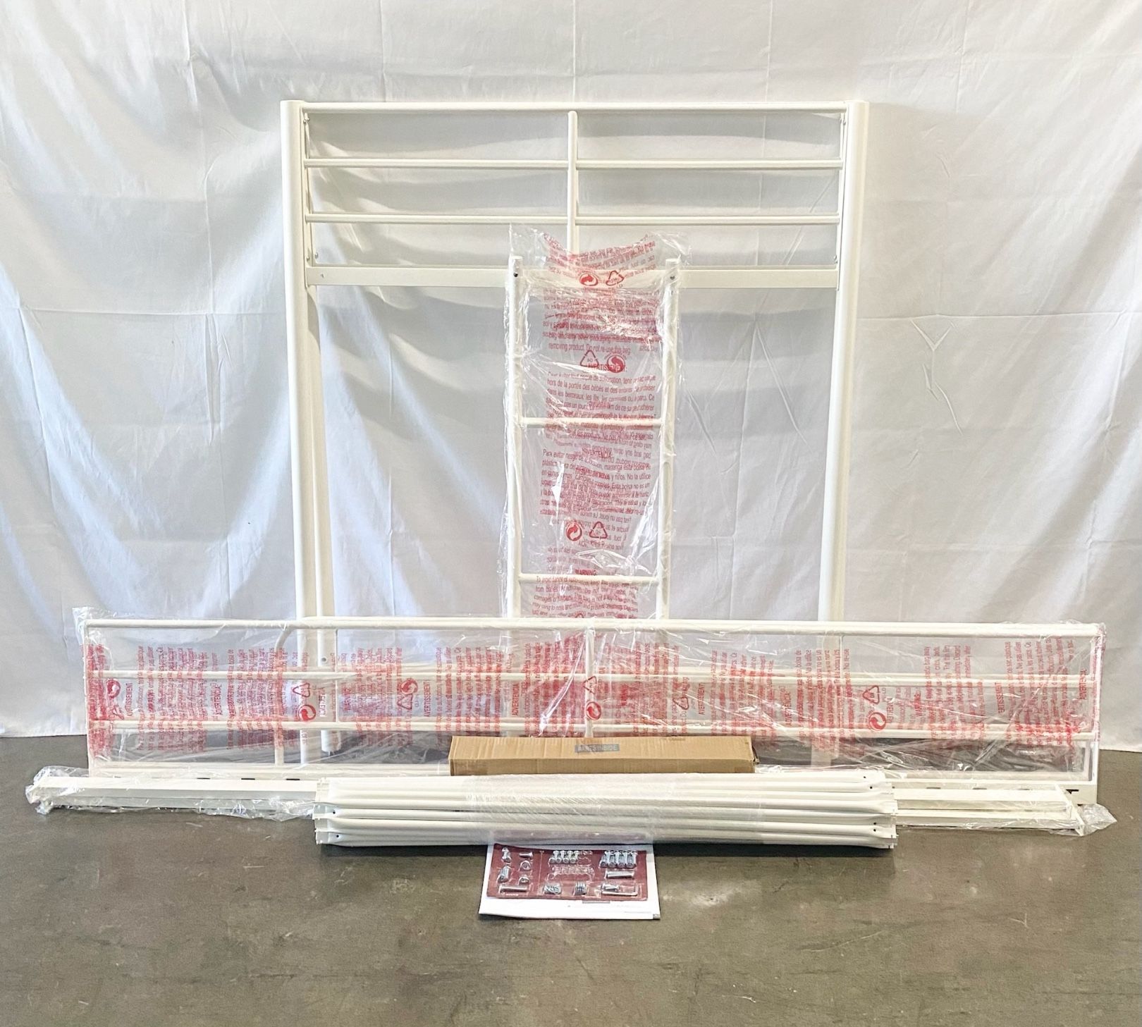 Twin-over-Twin Low Profile Junior Bunk Bed, bunkbed, bed frame, White *Free Delivery & Assembly*