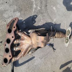 13/16 Ford Fusion Exhaust Pipe Manifold Assembly 2.0