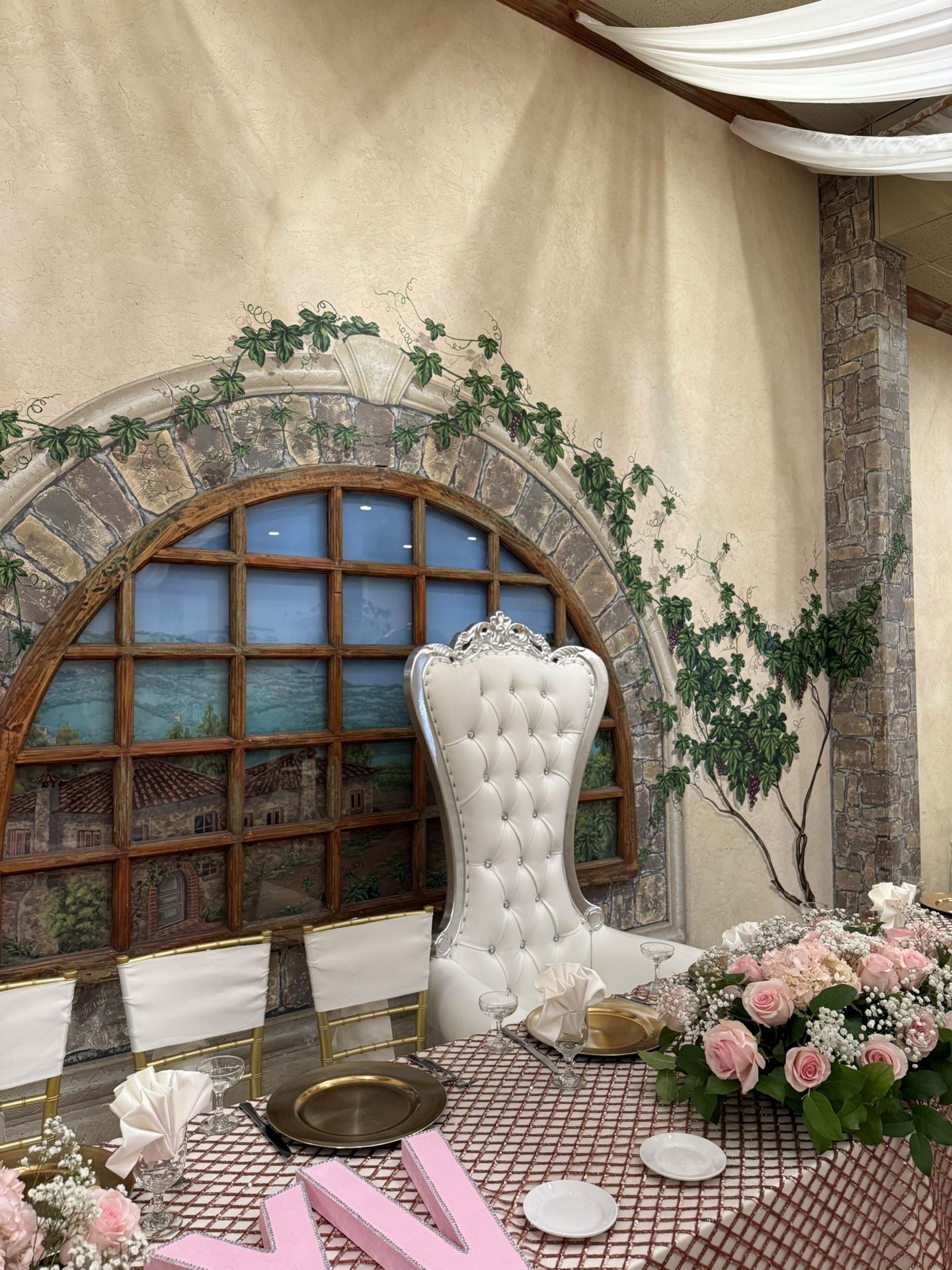 Throne Chair Silver/white