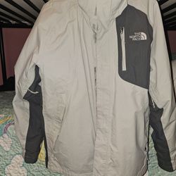 The NORTH FACE MENS JACKET 