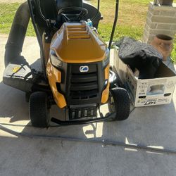 2018 CUB CADET 50” RIDING MOWER 