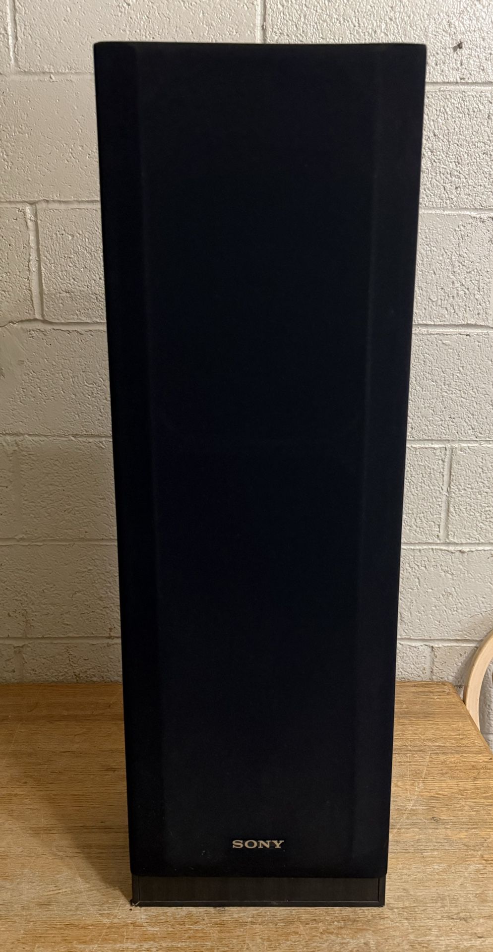 2 SONY AUDIO SPEAKERS (PAIR) 200 Watts 8 Ohms VG Condition