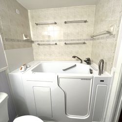 SanSpa Jetted Tub (walk-in)