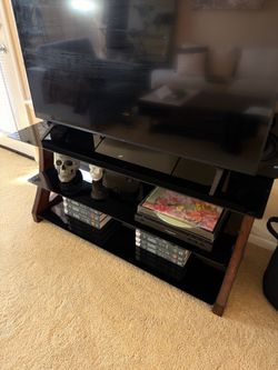 Entertainment stand, black tempered glass + wood