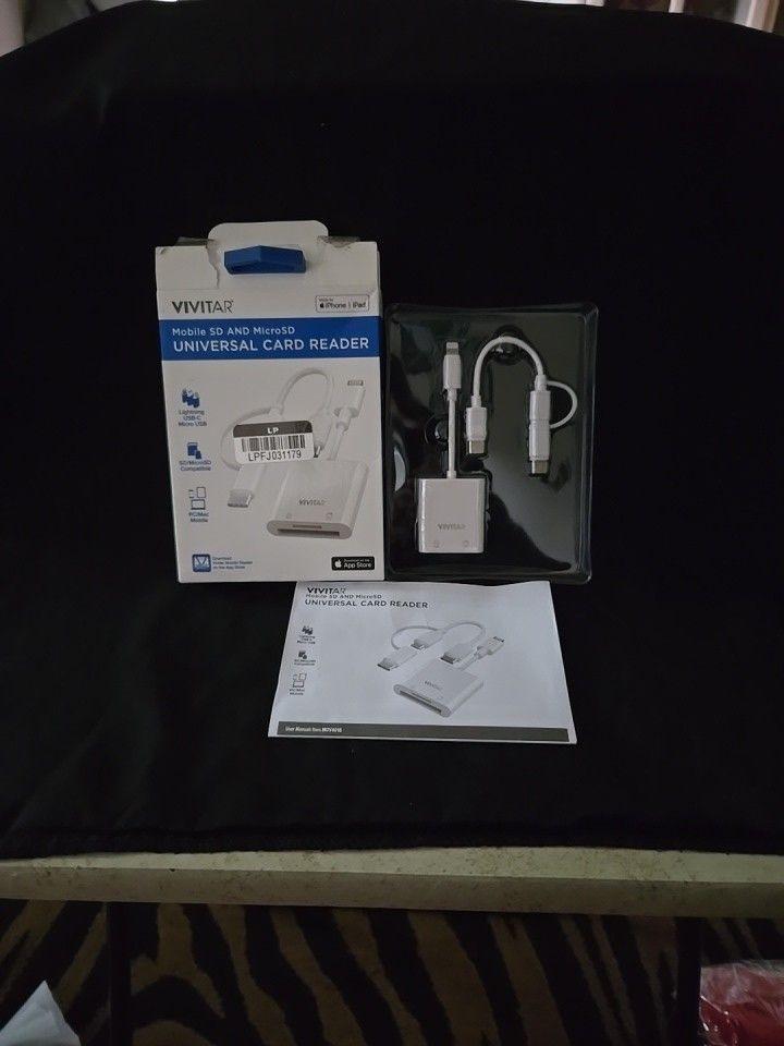 Vivitar SD MicroSD Card Reader Lightning USB-C Micro USB White
