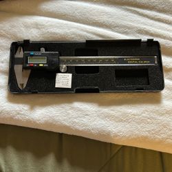 Digital caliper 