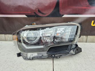 2016 2017 2018 2019 2020 2021 2022 2023 TOYOTA TACOMA HEADLIGHT HEADLAMP RIGHT PASSENGER SIDE ORIGINAL USED