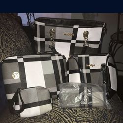 Woman Purse And More 