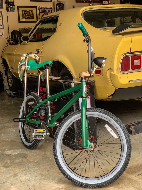 yellow stranger things bike