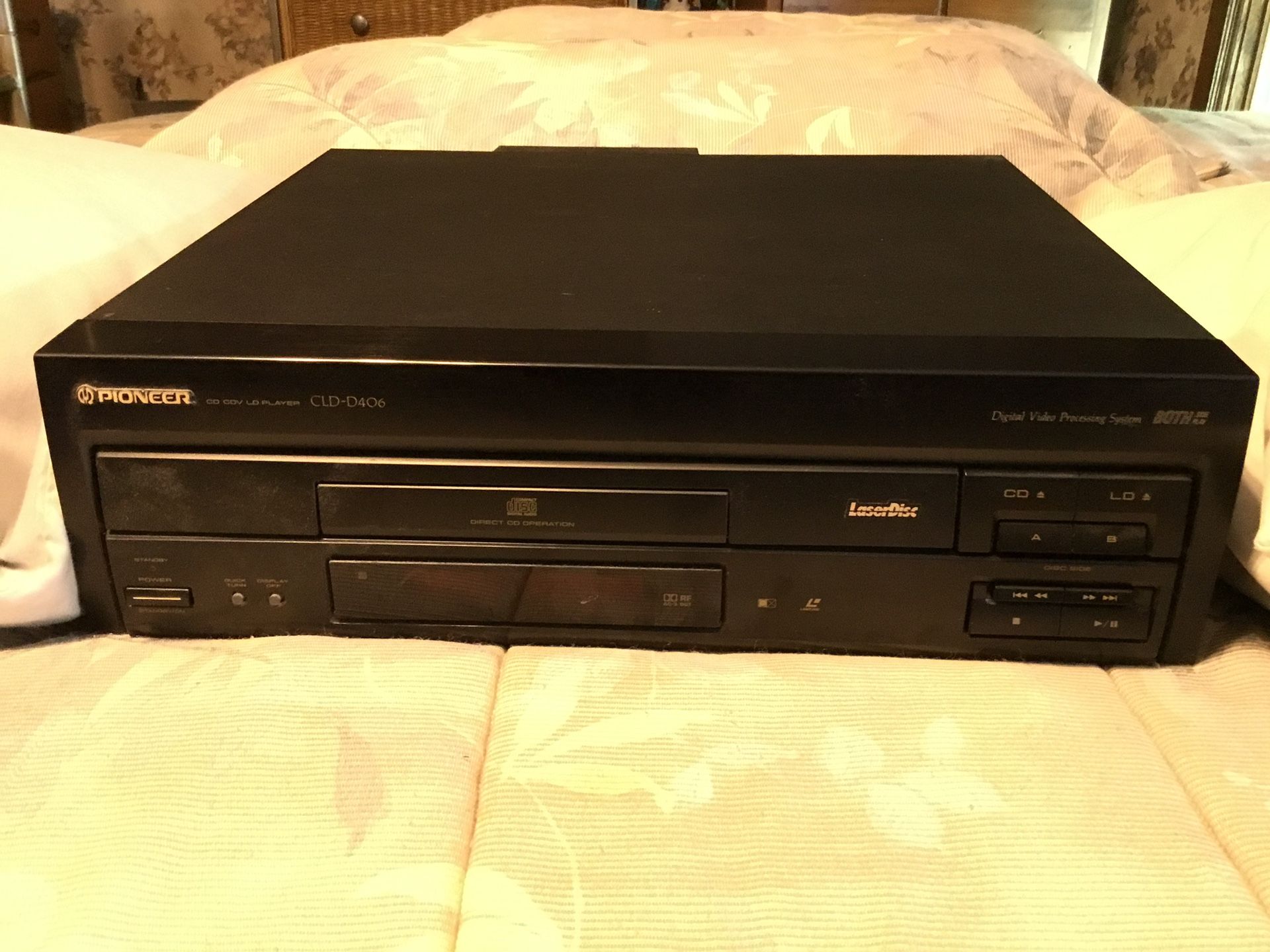 Pioneer Laser Disc/CD Player With Remote