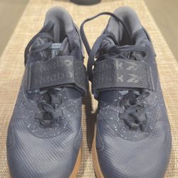 🔥 Reebok Legacy Lifter Weightlifting Shoes – Size 8.5 – Excellent Condition 🔥