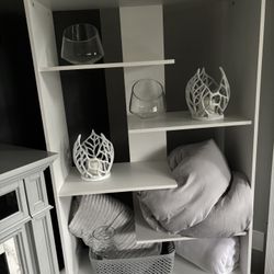 White Stand 