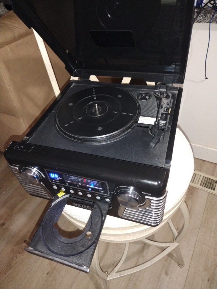 VICTROLA'S 5O 'S Retro Bluetooth Streaming