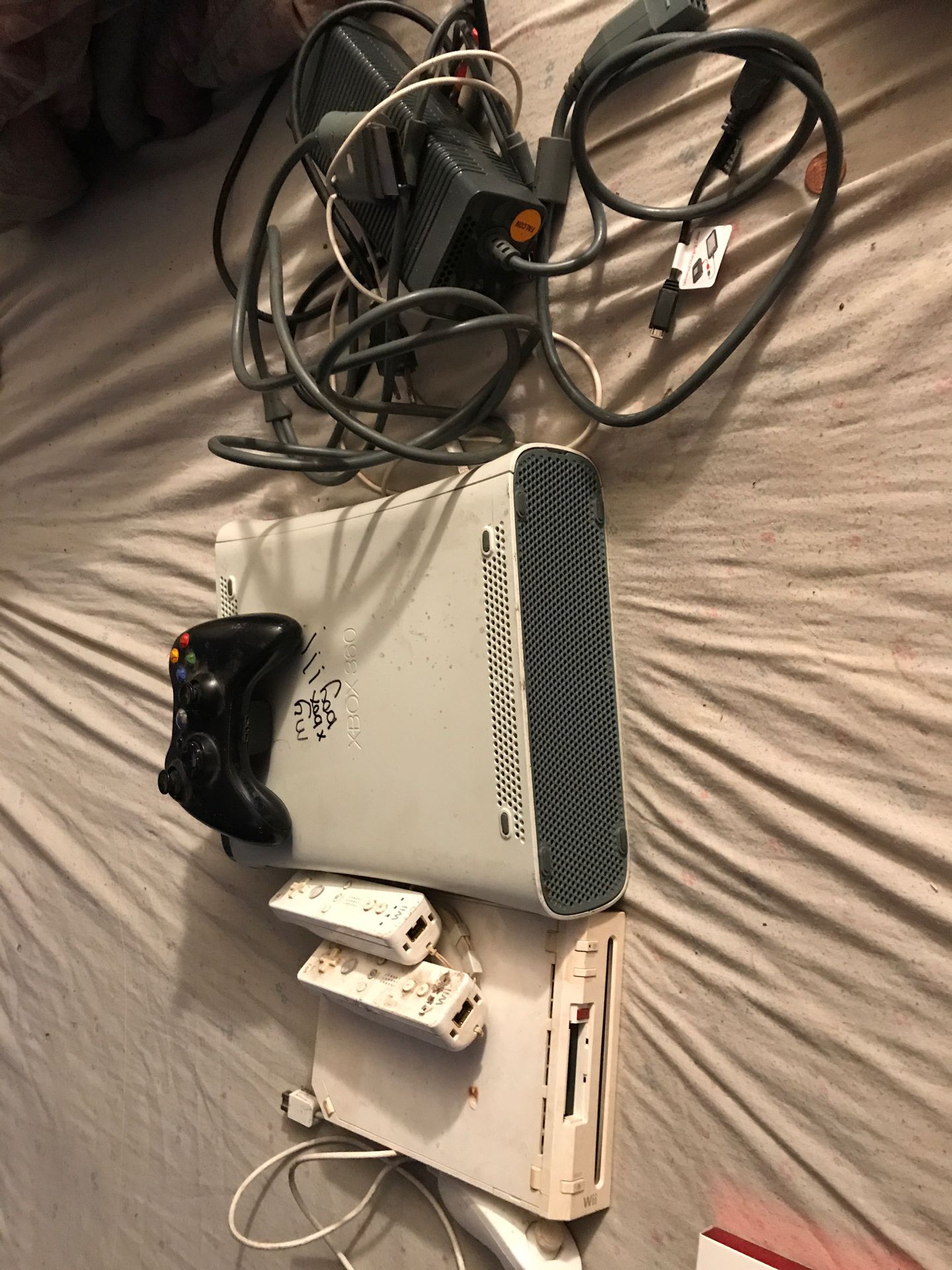 Xbox 360 wii I got ps4 don’t need both work wii needs cords