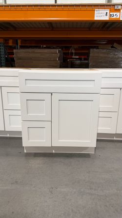 🚨 30” White Shaker Vanity Combo 🚨