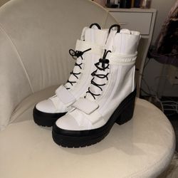 Women’s High heeled Converse Boots