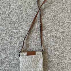 Michael Kors Crossbody purse