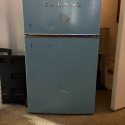 Fully Functional Vintage Mini Fridge 