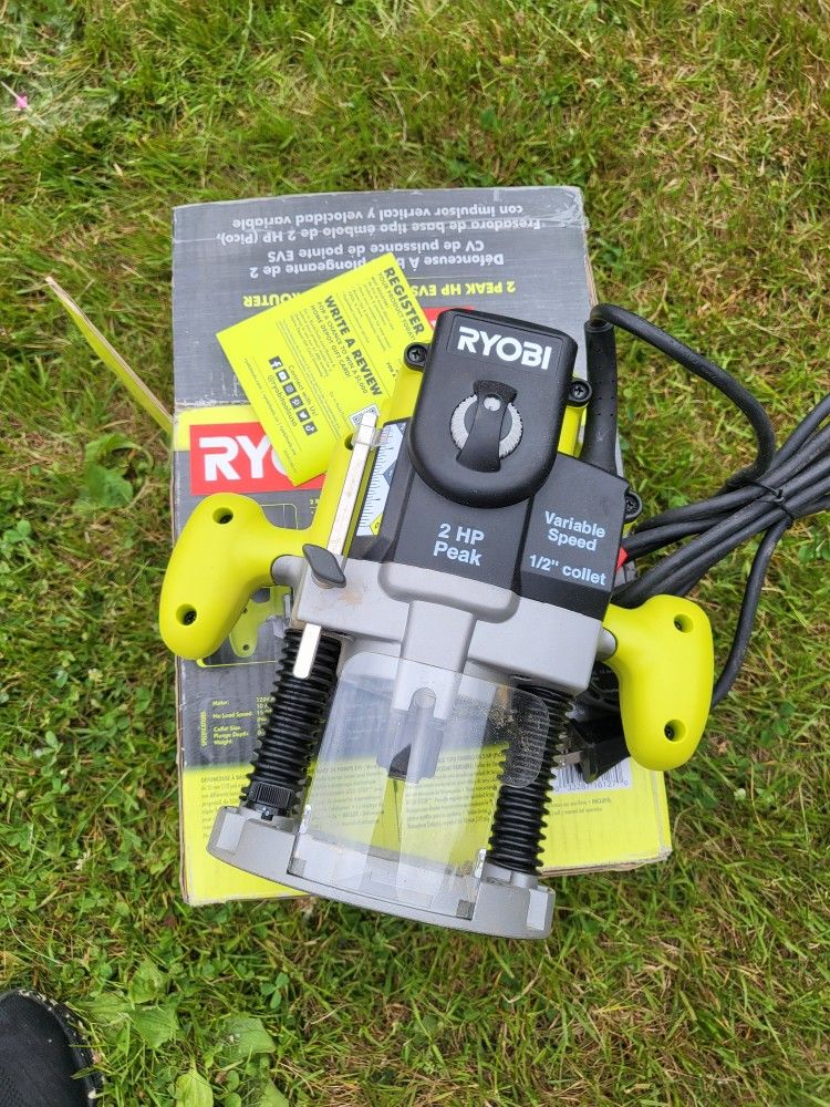 Ryobi 10 Amp 2 HP Plunge Base Corded Router