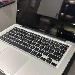 MacBook Pro 13.3 in 128 GB 2012 Refurbished